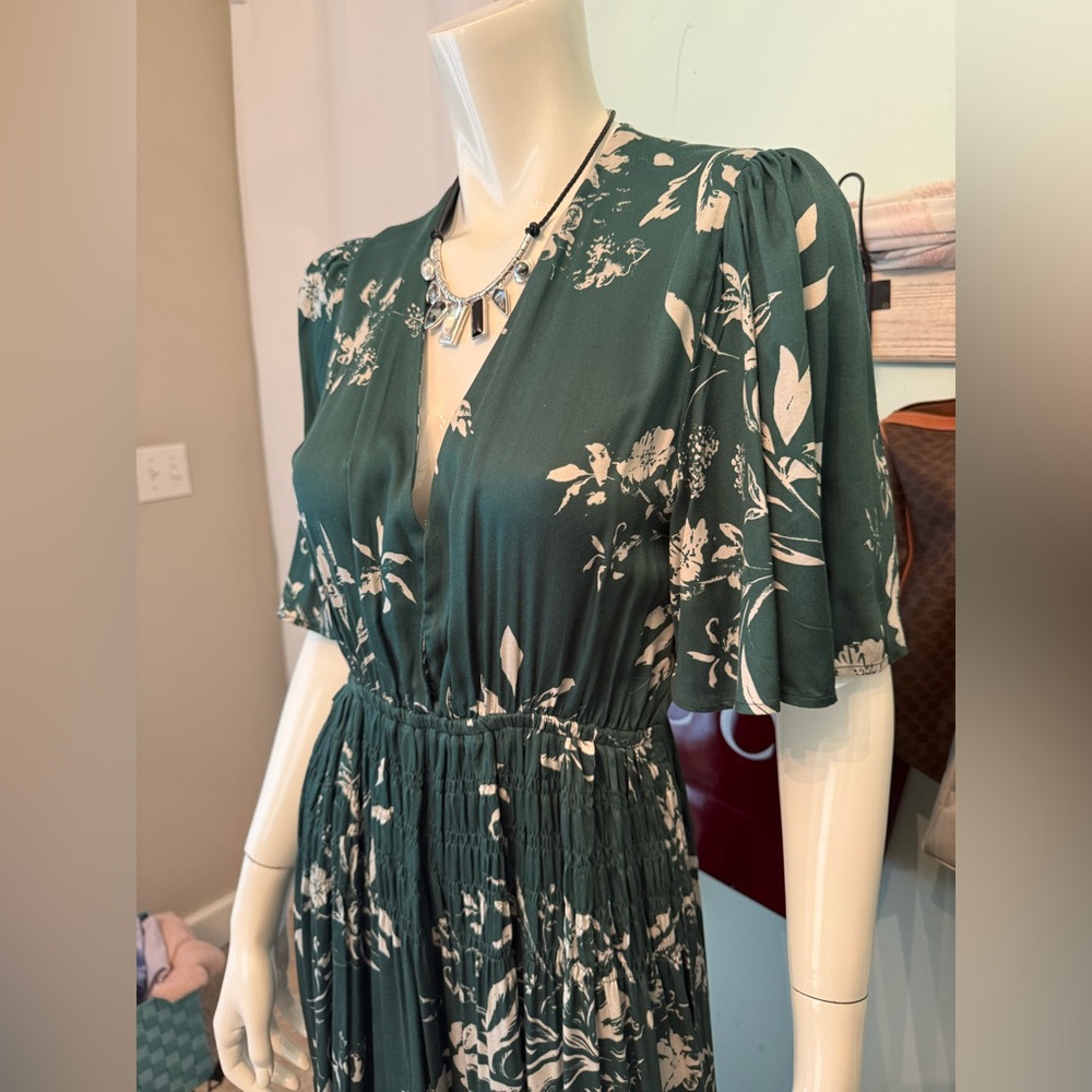 Green floral dress size small - Picture 7 of 11